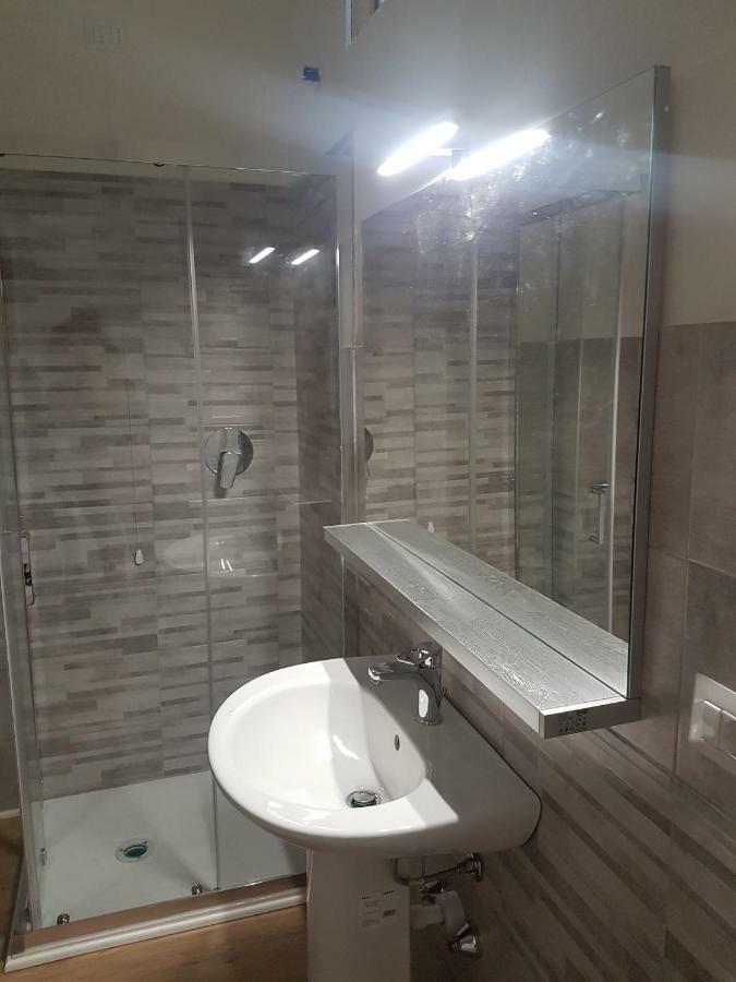 Affittacamere La Scala Lecco Ngoại thất bức ảnh